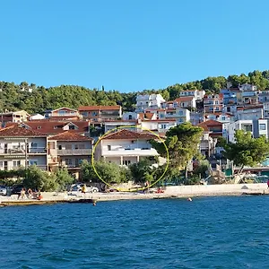 https://apartment-nikica-trogir.hotels-in-trogir.com